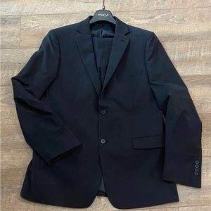 Men’s Calvin Klein Black Suit - 44L